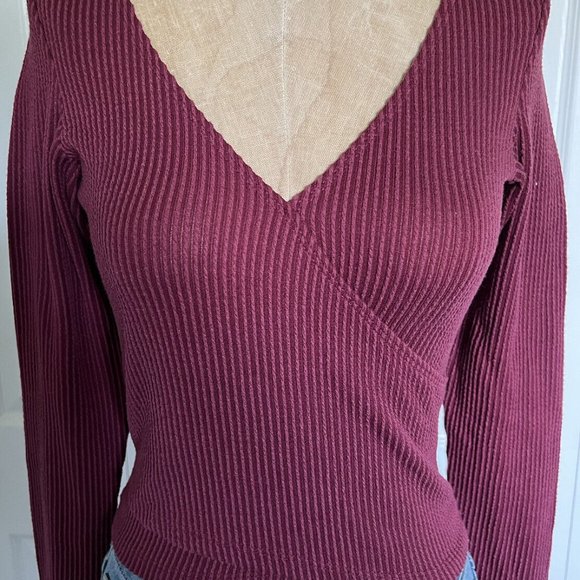 Hollister Burgundy Crop Long Sleeve Shirt - Picture 1 of 3